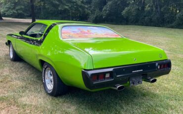 Plymouth-Roadrunner-1974-green-160932-4