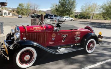 Plymouth-Roadster-1932-red-88514-1