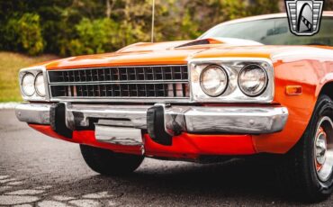 Plymouth-Satellite-1973-Orange-Cream-28542-11