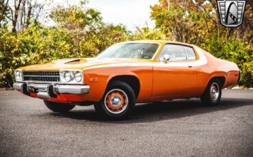 Plymouth-Satellite-1973-Orange-Cream-28542-2