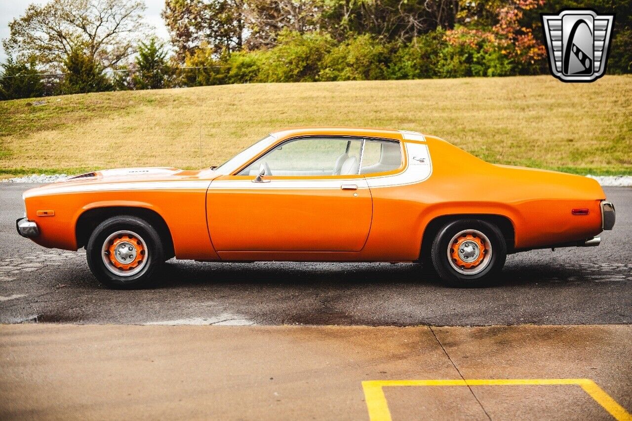 Plymouth-Satellite-1973-Orange-Cream-28542-4