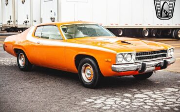 Plymouth-Satellite-1973-Orange-Cream-28542-9