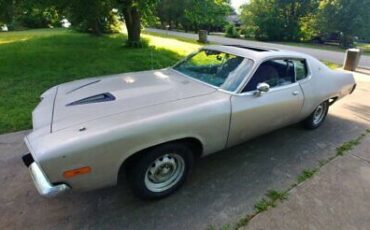 Plymouth-Satellite-1974-Silver-Blue-11050-2