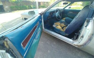 Plymouth-Satellite-1974-Silver-Blue-11050-4