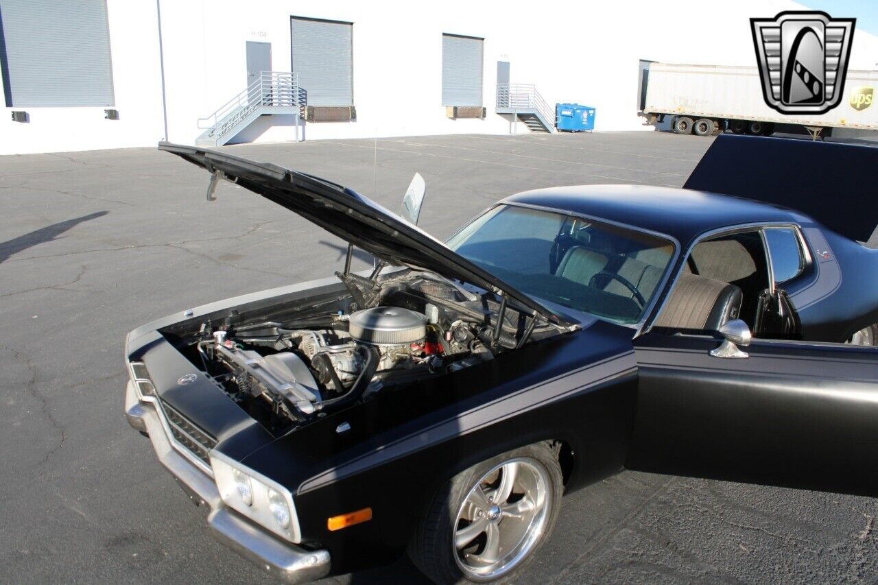 Plymouth-Satellite-Coupe-1974-Black-Black-27385-10