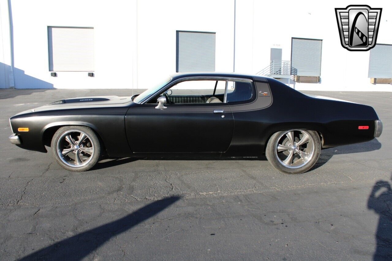 Plymouth-Satellite-Coupe-1974-Black-Black-27385-7