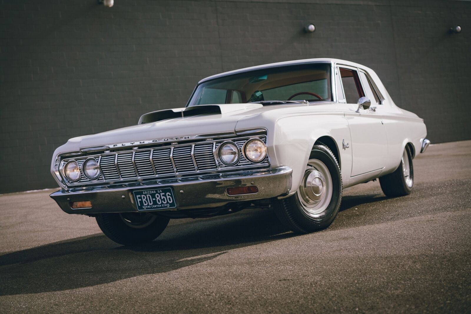 Plymouth-Savoy-Coupe-1964-White-Red-1646-3