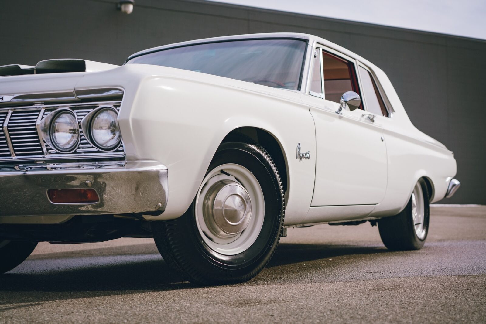 Plymouth-Savoy-Coupe-1964-White-Red-1646-4