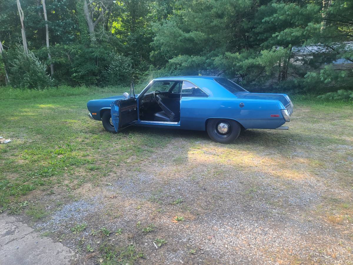 Plymouth-Scamp-1972-blue-91732-3