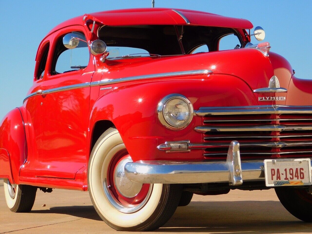 Plymouth-Special-Deluxe-Coupe-1946-Red-Black-12038-10