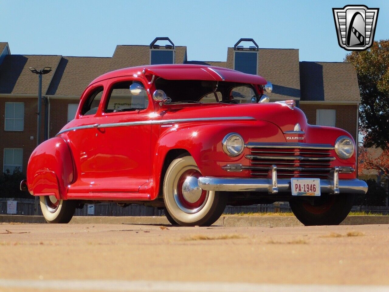 Plymouth-Special-Deluxe-Coupe-1946-Red-Black-12038-5