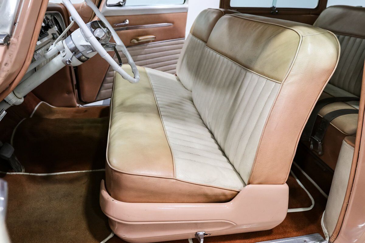 Plymouth-Suburban-Sport-Break-1956-Pink-beige-17247-13