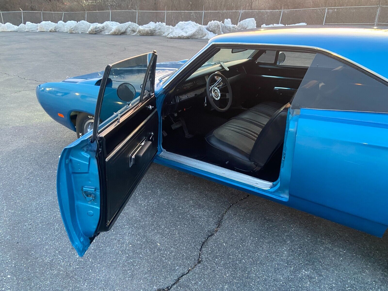 Plymouth-Superbird-Coupe-1970-Blue-Black-99999-27