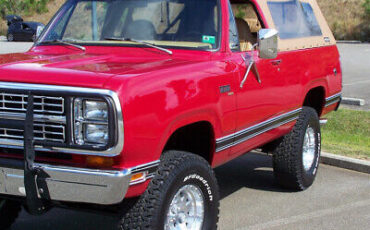 Plymouth-Trail-Duster-SUV-1979-Red-Tan-1267-21