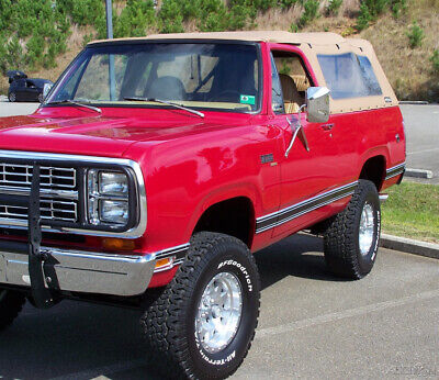 Plymouth-Trail-Duster-SUV-1979-Red-Tan-1267-21