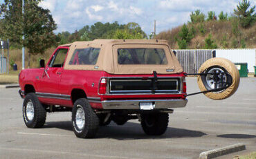 Plymouth-Trail-Duster-SUV-1979-Red-Tan-1267-3