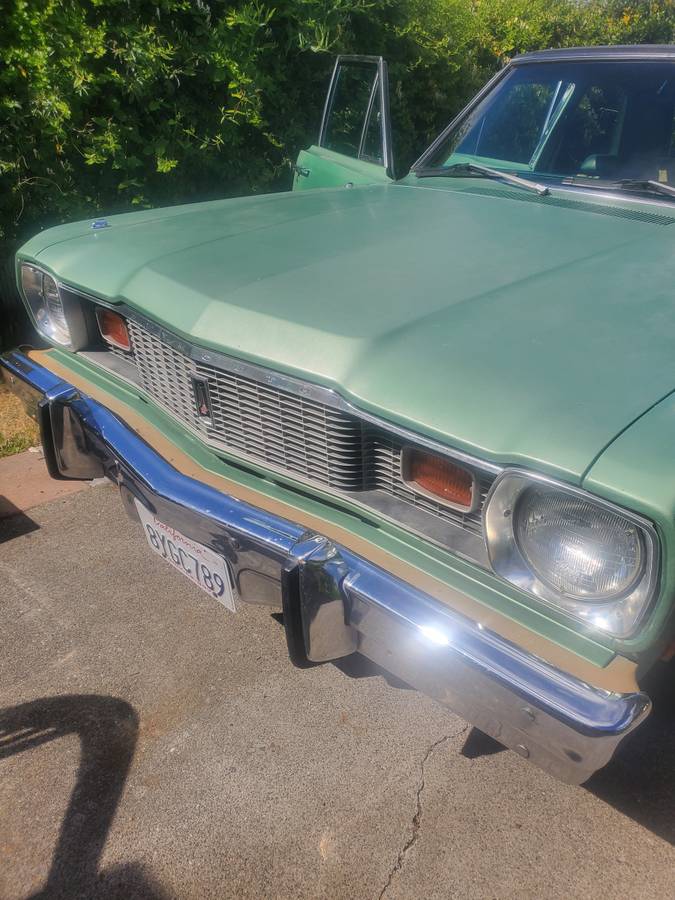 Plymouth-Valiant-1975-green-126896-10