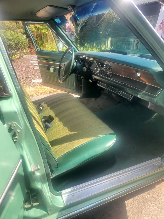 Plymouth-Valiant-1975-green-126896-8