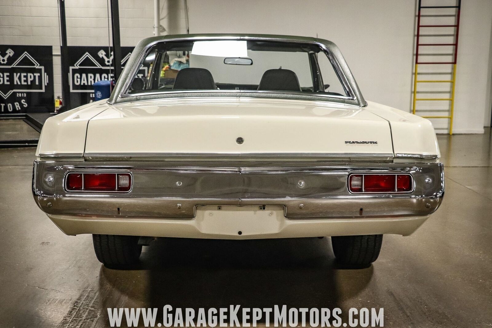 Plymouth-Valiant-Scamp-Coupe-1972-White-Green-28297-11