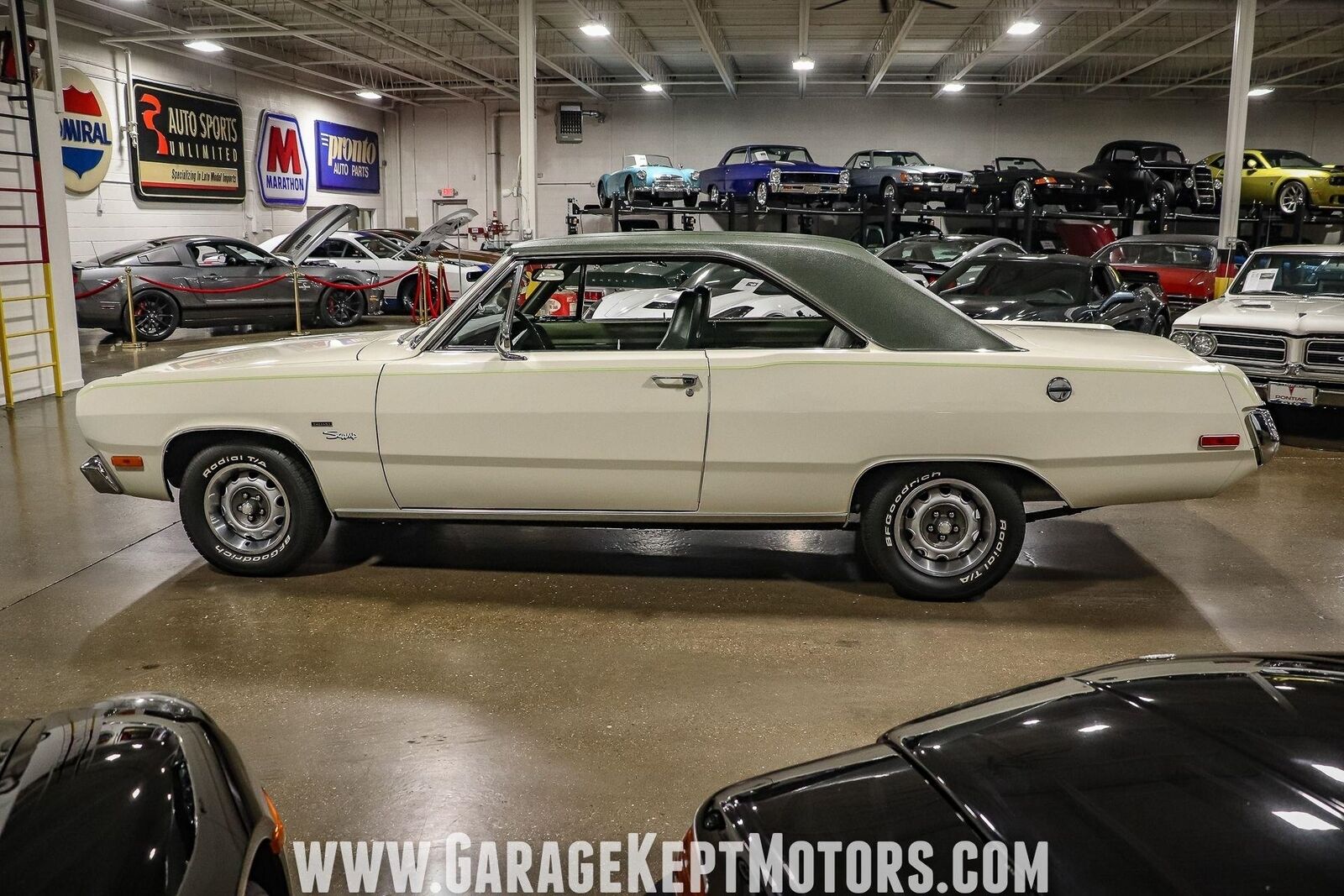 Plymouth-Valiant-Scamp-Coupe-1972-White-Green-28297-2