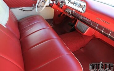 Pontiac-Bonneville-1957-Red-42076-14