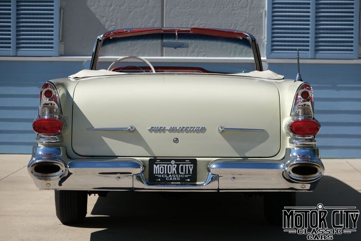 Pontiac-Bonneville-1957-Red-42076-3