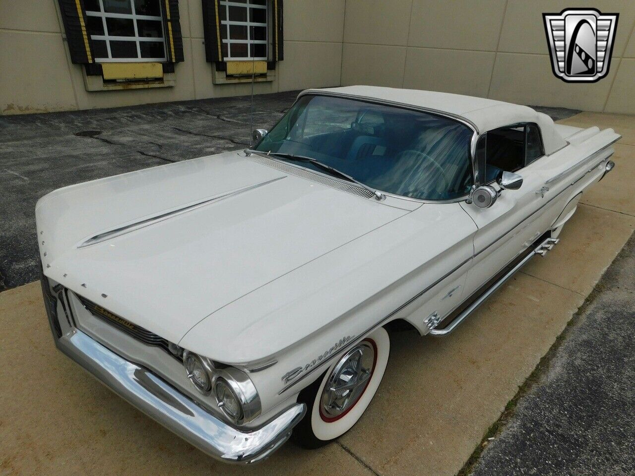 Pontiac-Bonneville-1960-White-Blue-133088-2