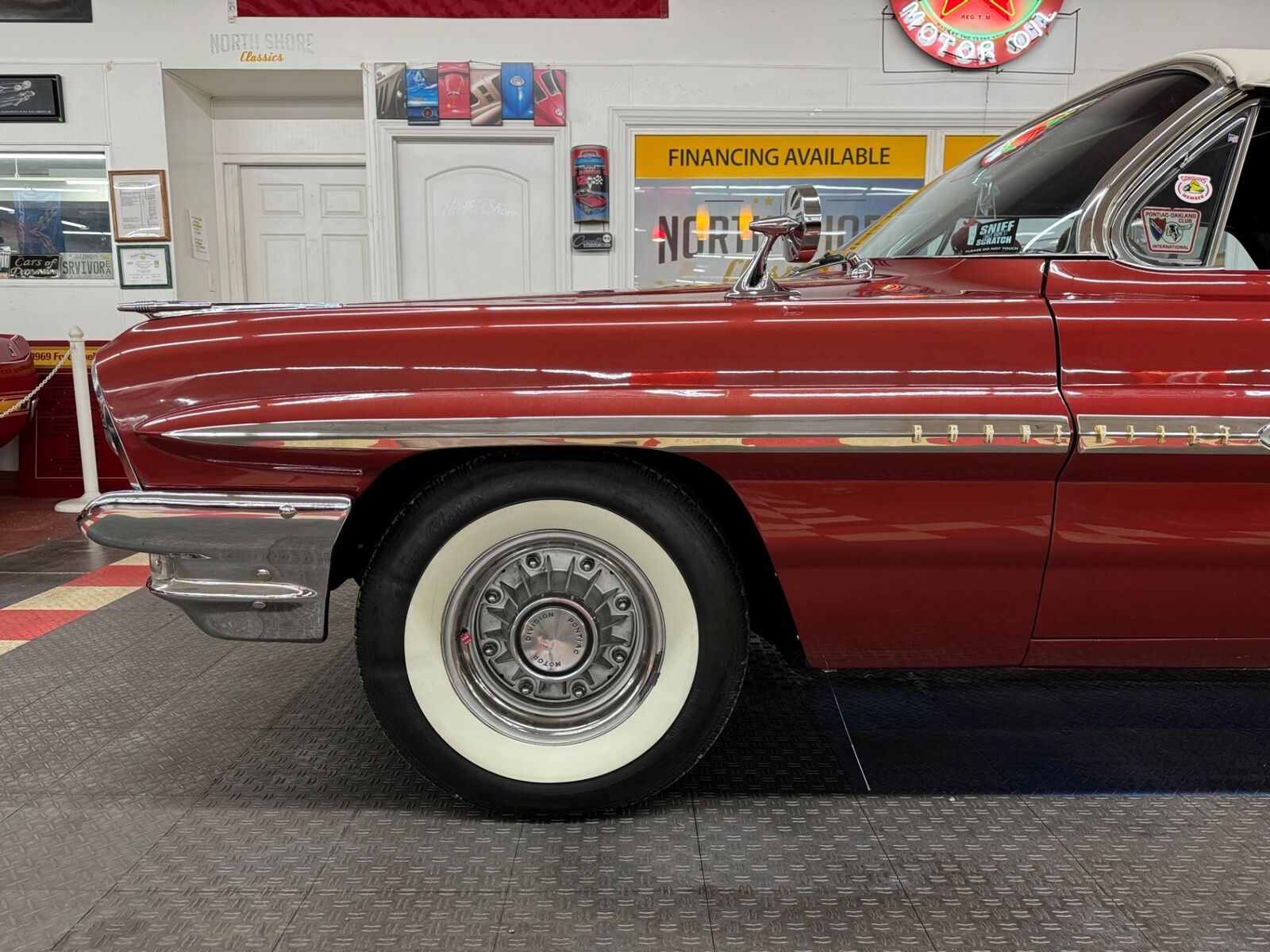 Pontiac-Bonneville-1961-Burgundy-Burgundy-16821-19