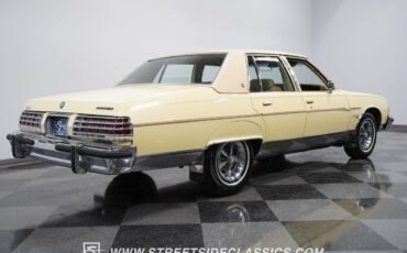 Pontiac-Bonneville-Berline-1977-Yellow-Tan-58049-10