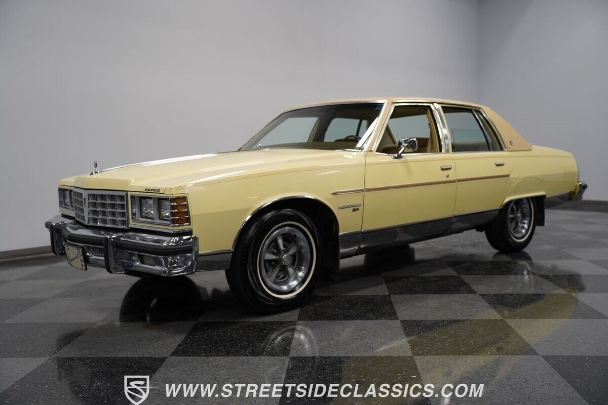 Pontiac-Bonneville-Berline-1977-Yellow-Tan-58049-5