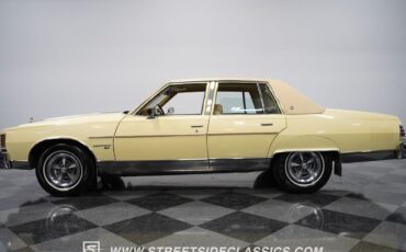 Pontiac-Bonneville-Berline-1977-Yellow-Tan-58049-6