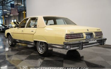 Pontiac-Bonneville-Berline-1977-Yellow-Tan-58049-8