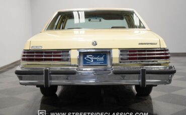 Pontiac-Bonneville-Berline-1977-Yellow-Tan-58049-9