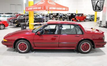 Pontiac-Bonneville-Berline-1988-Red-Gray-23670-3