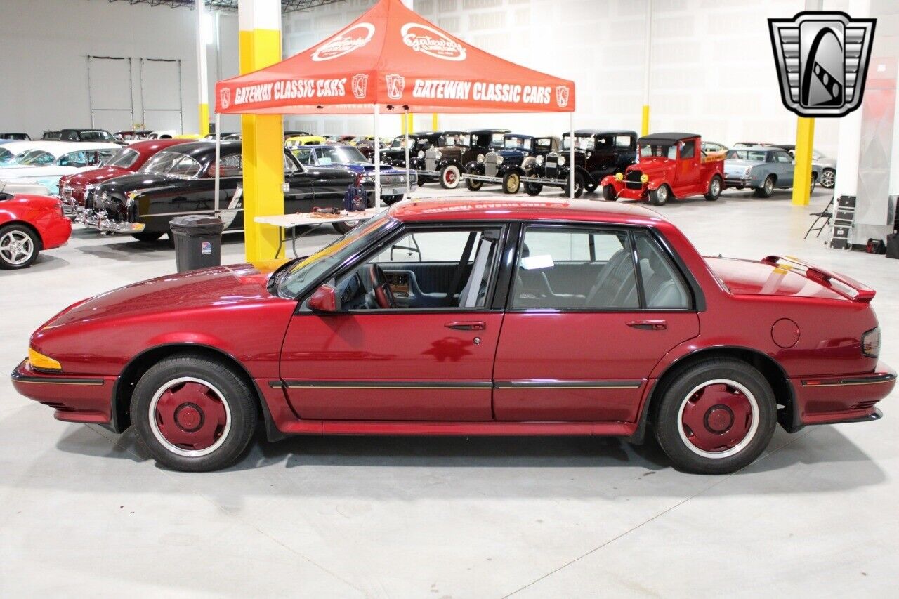 Pontiac-Bonneville-Berline-1988-Red-Gray-23670-3