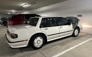 Pontiac-Bonneville-Berline-1989-White-Gray-151278-5