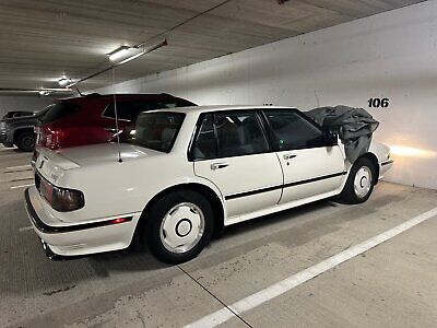 Pontiac-Bonneville-Berline-1989-White-Gray-151278-5