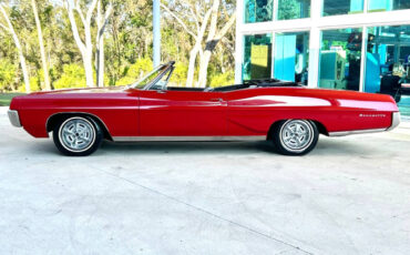 Pontiac-Bonneville-Break-1967-Red-Black-90062-10