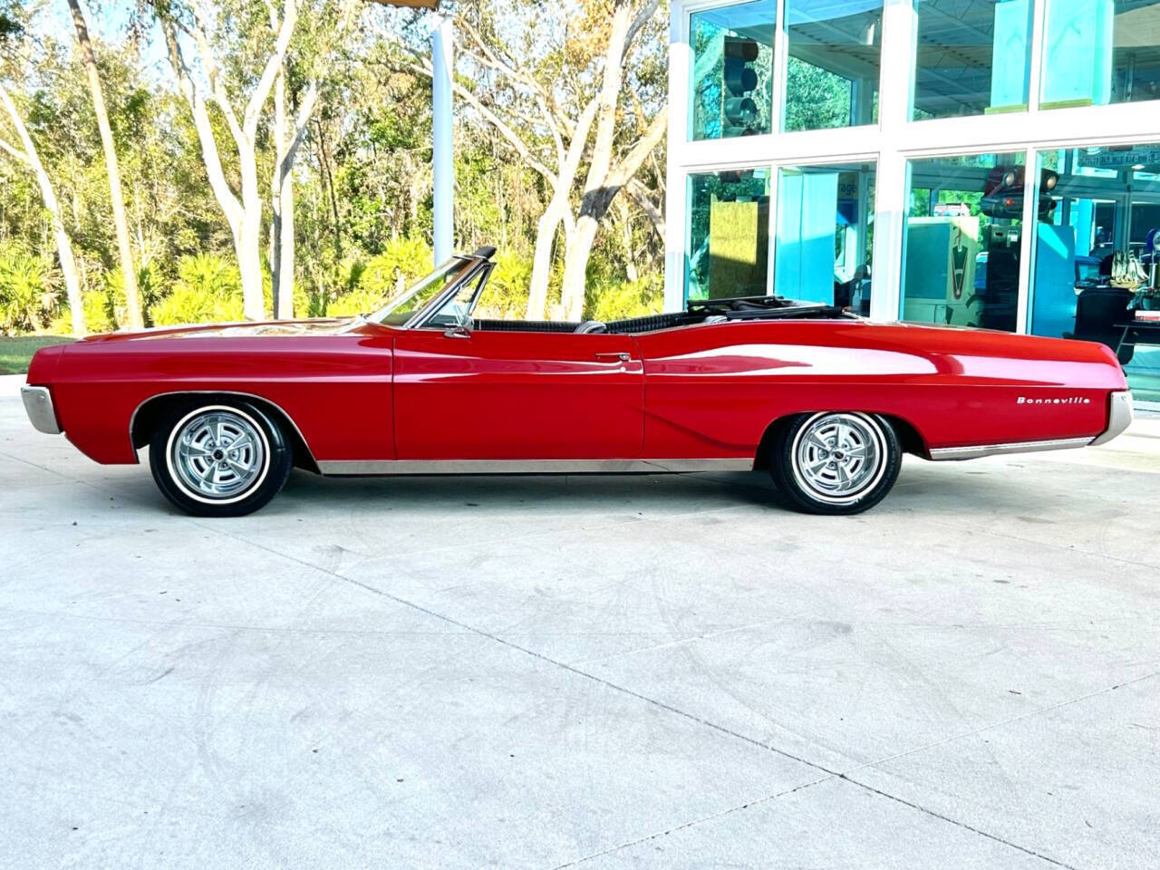 Pontiac-Bonneville-Break-1967-Red-Black-90062-10