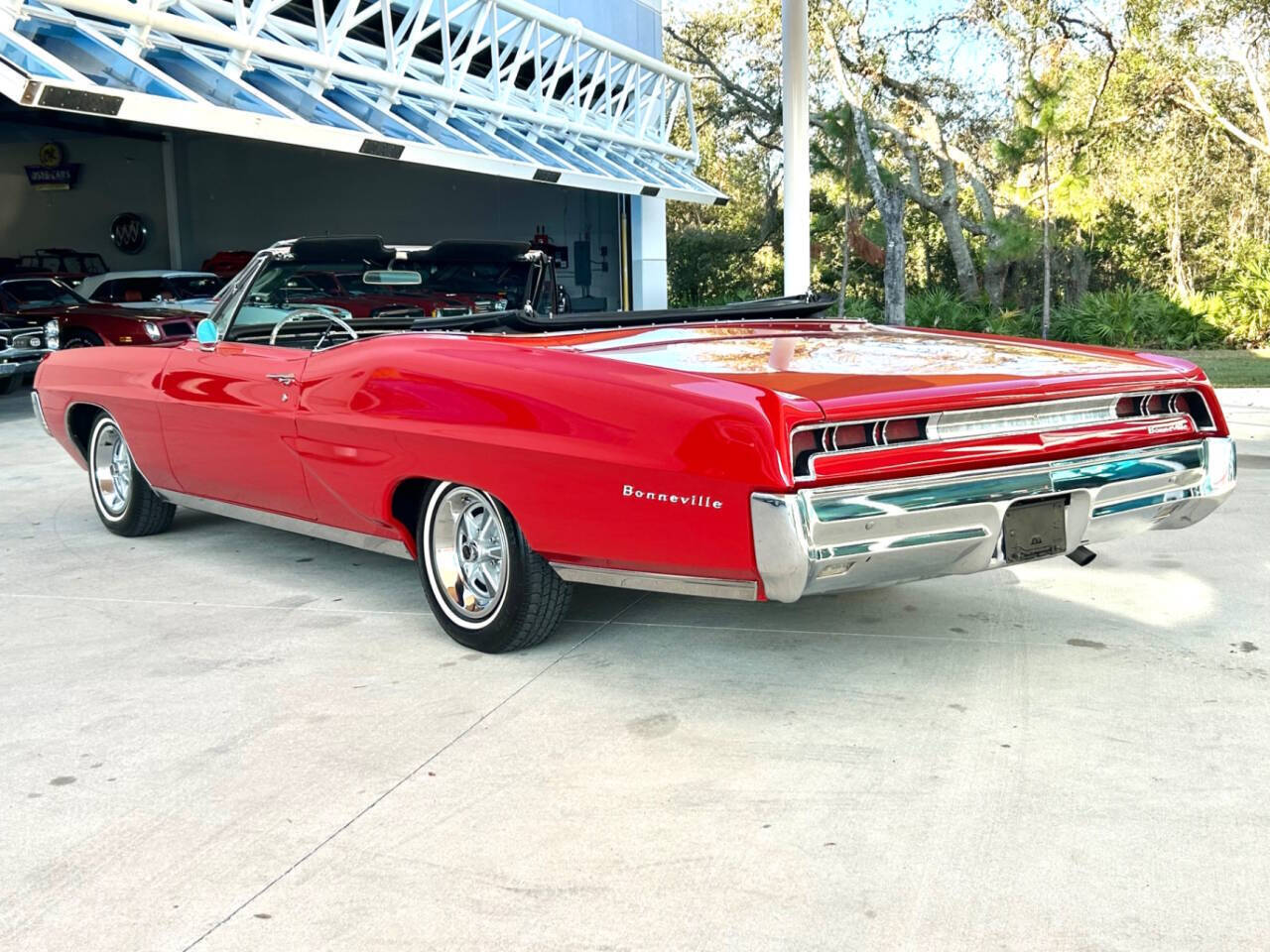 Pontiac-Bonneville-Break-1967-Red-Black-90062-9