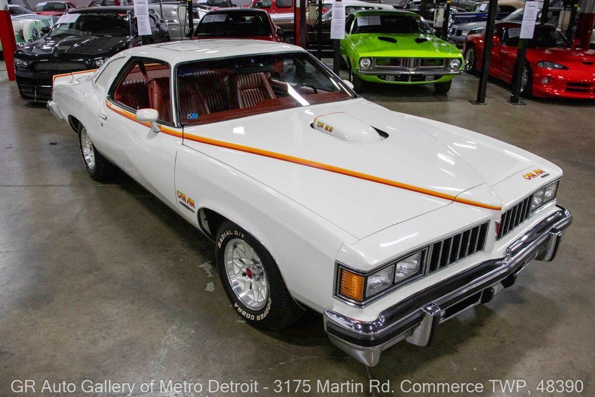 Pontiac-Can-Am-1977-White-Red-114437-8