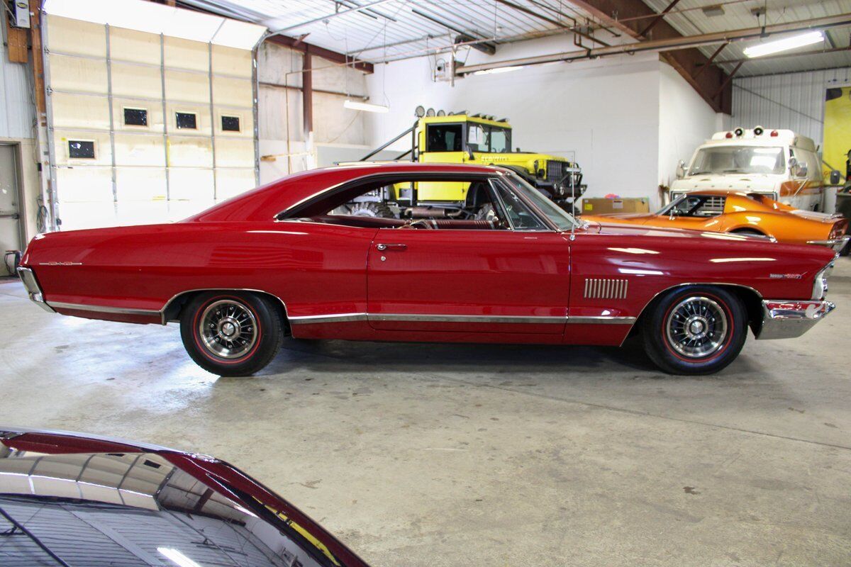 Pontiac-Catalina-2-2-Coupe-1965-Red-Red-119655-6