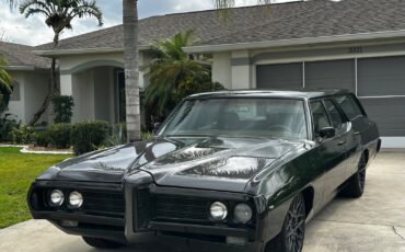 Pontiac-Catalina-Break-1969-Green-and-Gray-silver-green-and-beige-0-1