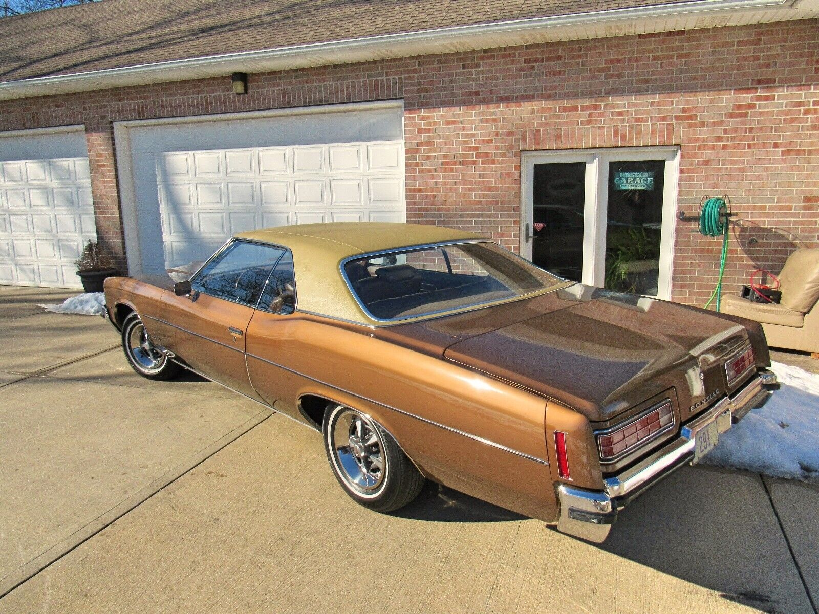 Pontiac-Catalina-Coupe-1972-Cinnamon-Bronze-Metallic-Dark-Saddle-38463-7