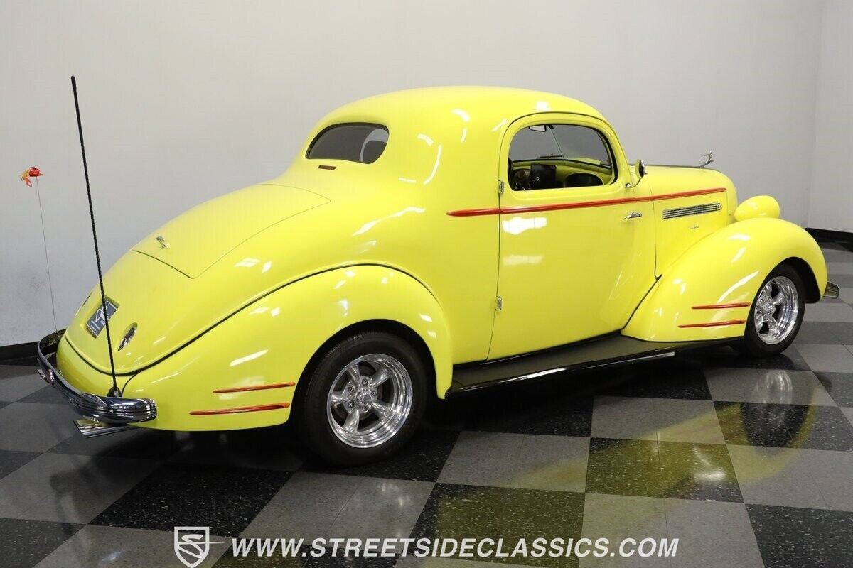 Pontiac-Coupe-Coupe-1935-Yellow-Gray-35406-11