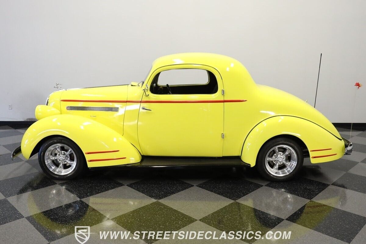 Pontiac-Coupe-Coupe-1935-Yellow-Gray-35406-2