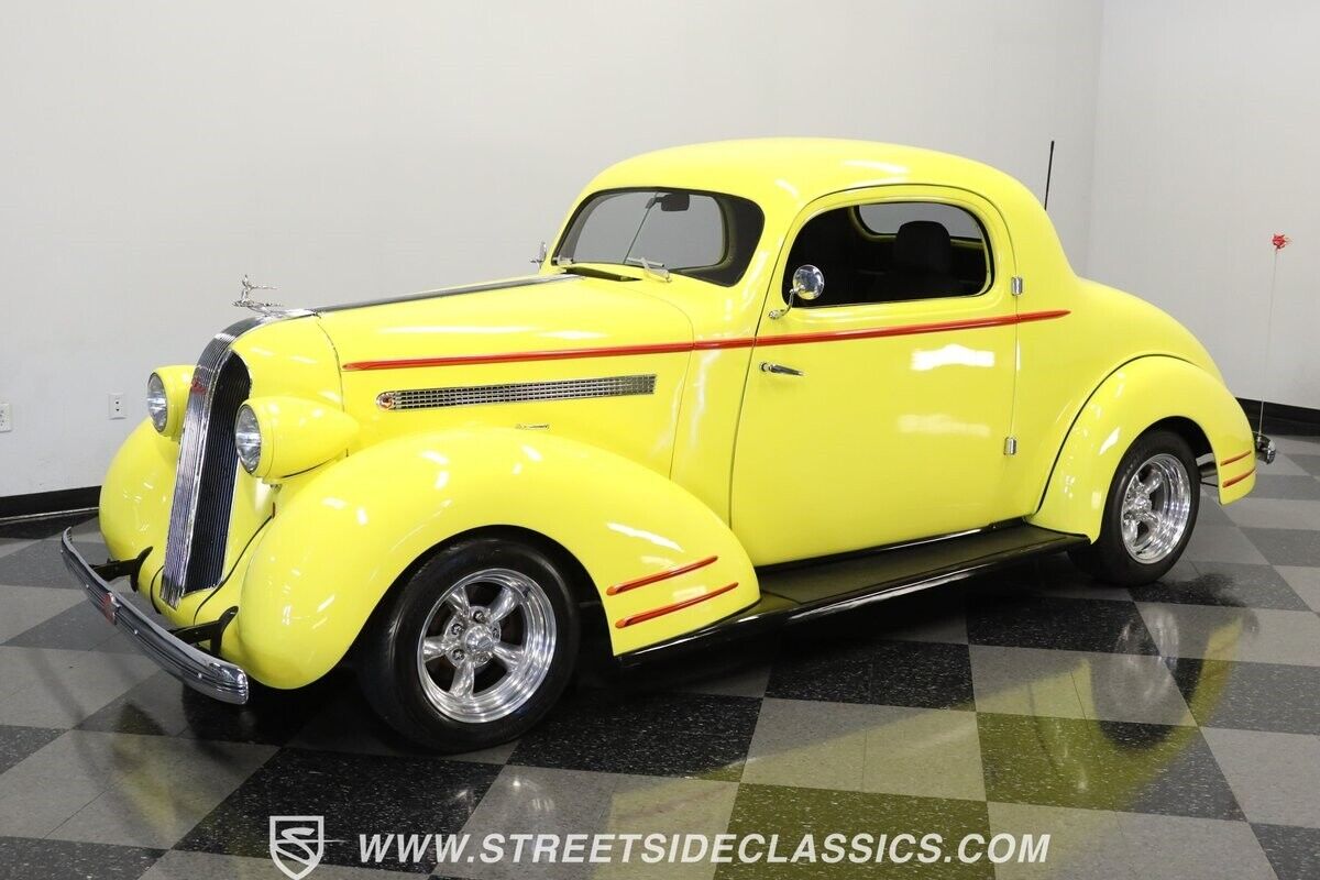 Pontiac-Coupe-Coupe-1935-Yellow-Gray-35406-5