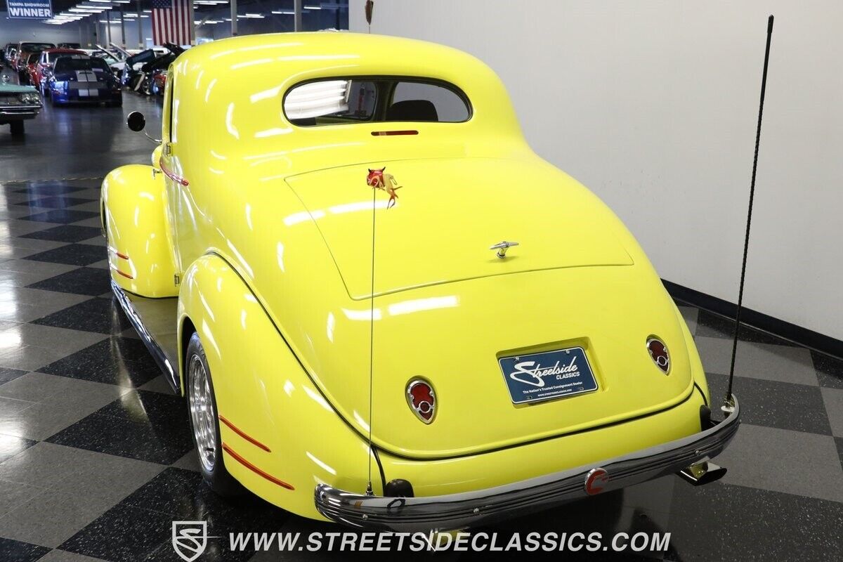 Pontiac-Coupe-Coupe-1935-Yellow-Gray-35406-7