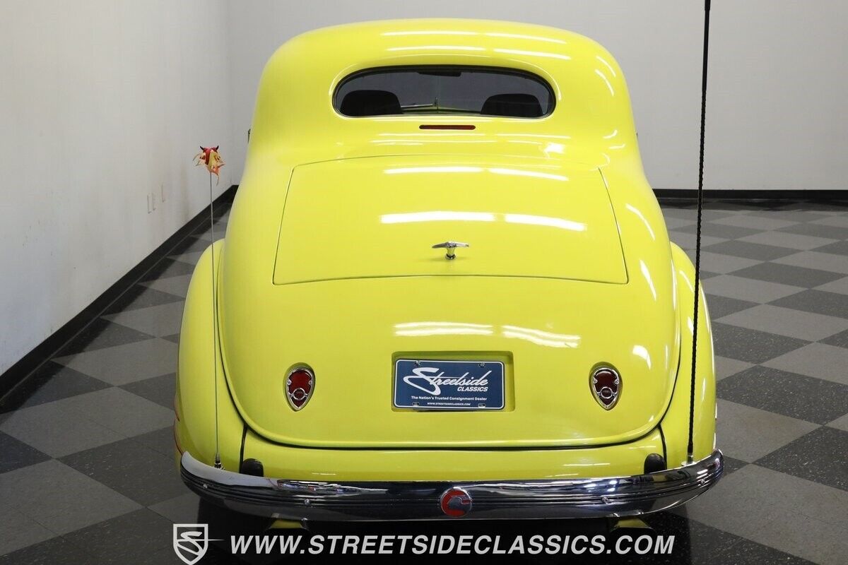 Pontiac-Coupe-Coupe-1935-Yellow-Gray-35406-8