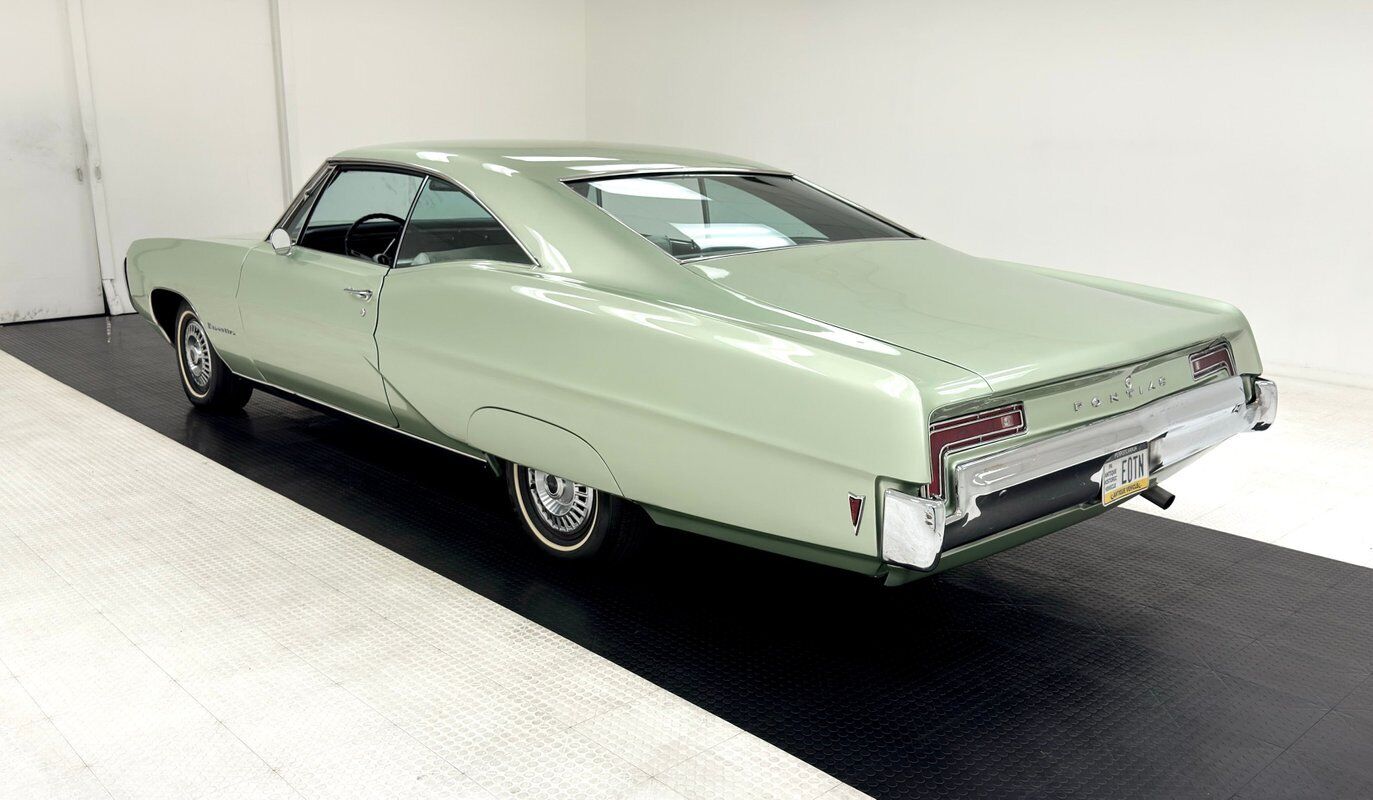 Pontiac-Executive-1968-Green-White-25104-2